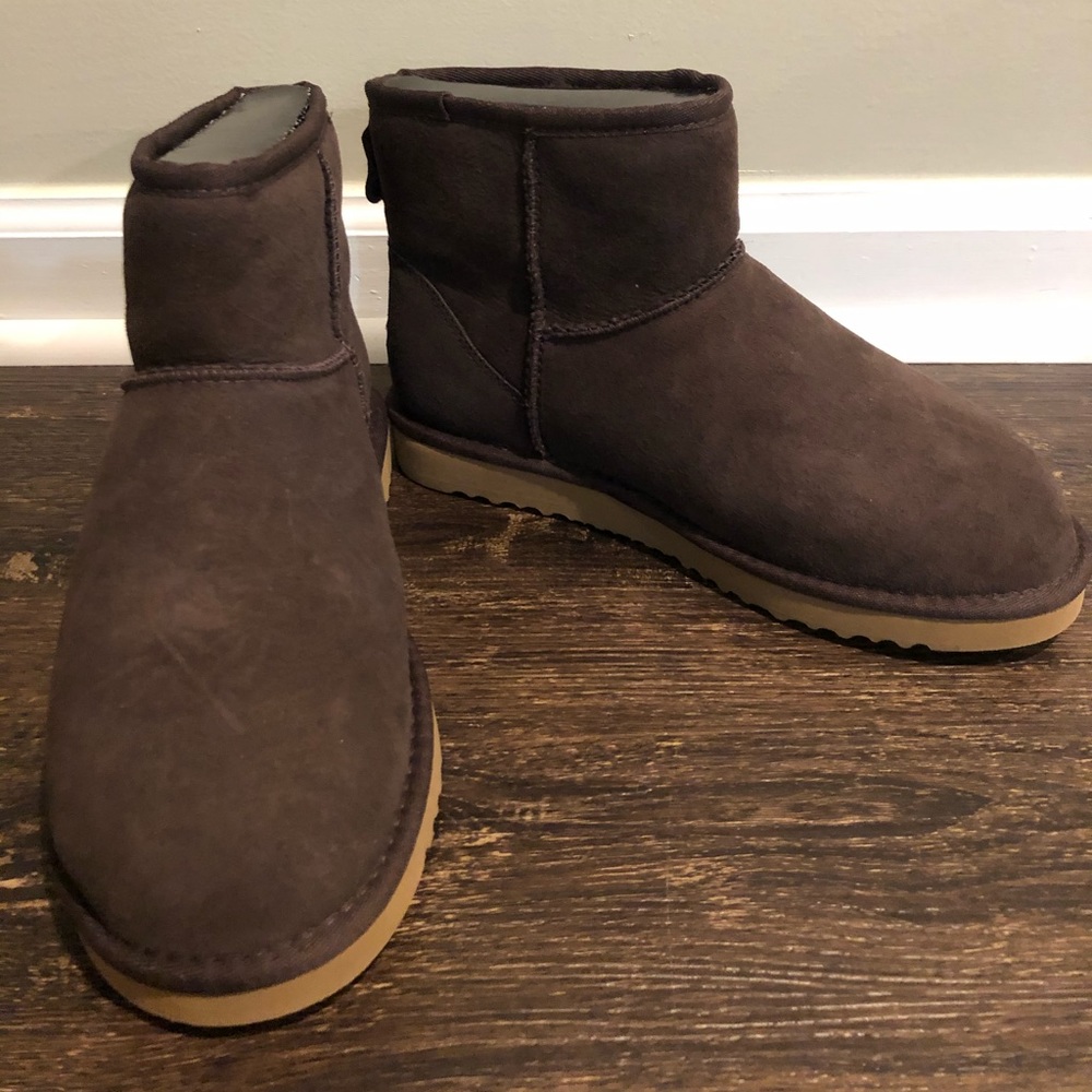 BRAND NEW ✨ CLASSIC MINI CHOCOLATE UGGS